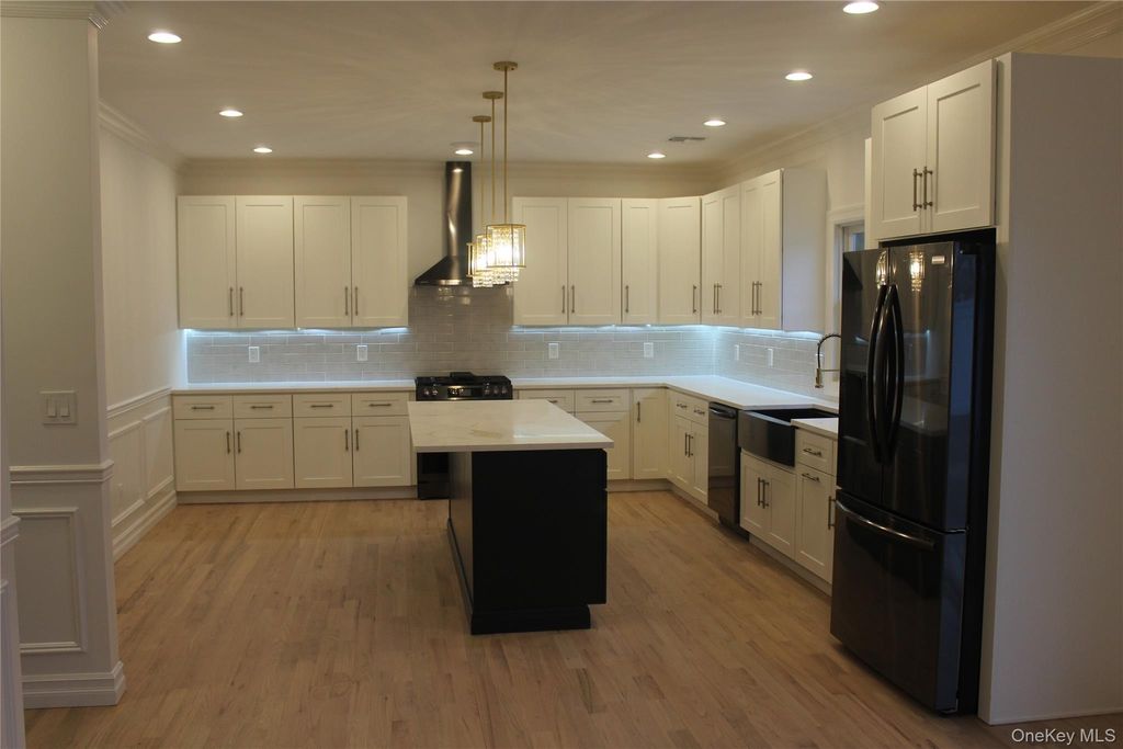 Photo of 121 Ontario Avenue, Massapequa, NY 11758 (MLS # 877613)