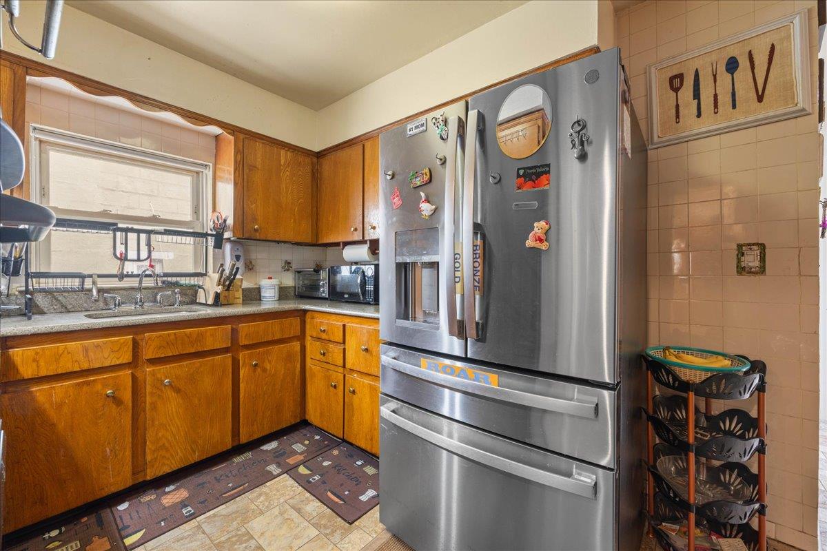 3833 Amundson Avenue, Bronx, New York image 14