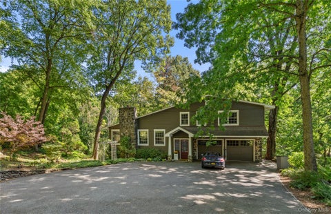 Photo for 7 Giglio Court, Croton-on-Hudson, NY 10520 (MLS # 1055080)