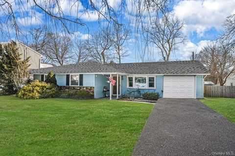 Homes For Sale - 14 Mount Wilson Avenue<br/> Farmingville, NY 11738