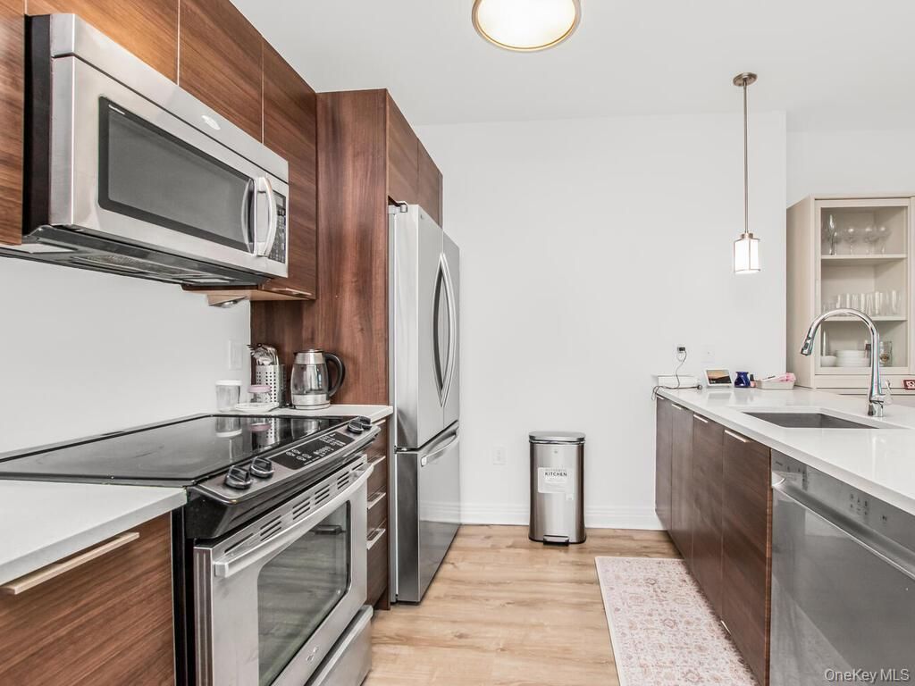 Photo of 701 Ridge Hill Boulevard #11C, Yonkers, NY 10710 (MLS # 954389)