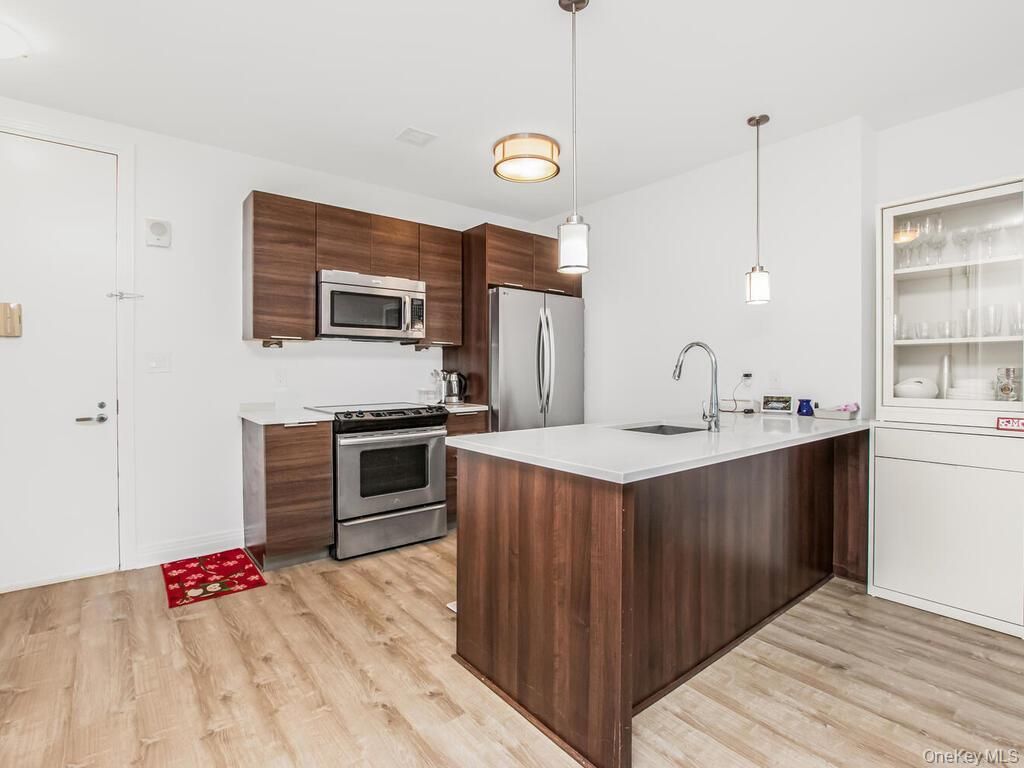 Photo of 701 Ridge Hill Boulevard #11C, Yonkers, NY 10710 (MLS # 954389)