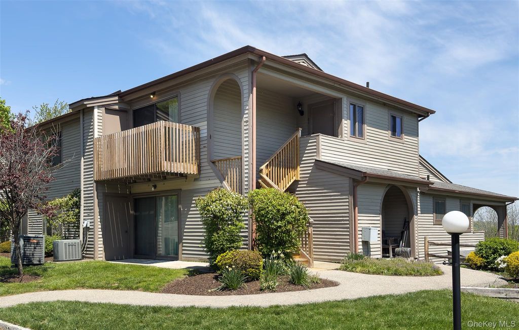 Photo of 84 Scenic View, Yorktown Heights, NY 10598 (MLS # 976516)