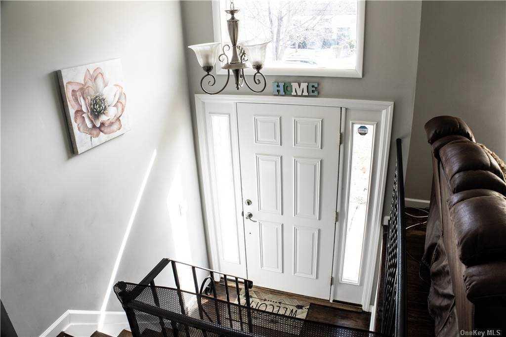 2403 Waverly Ave Ave, Medford, New York image 2