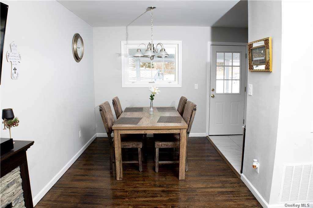 2403 Waverly Ave Ave, Medford, New York image 6