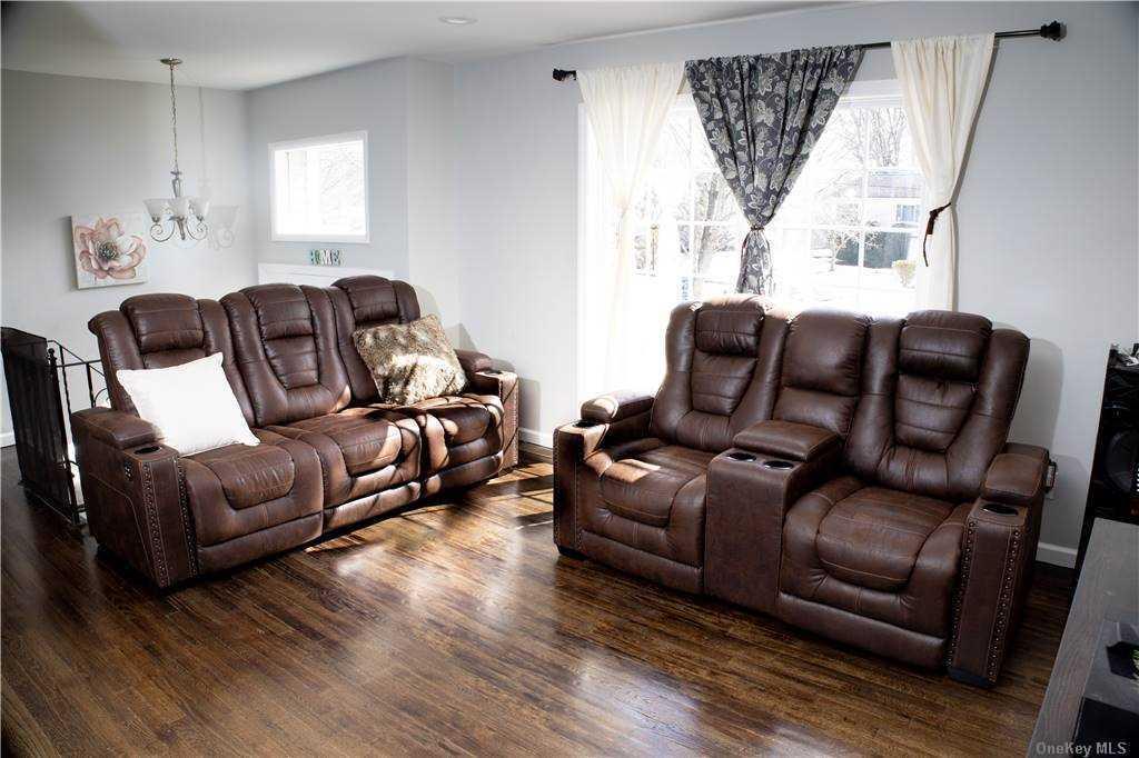 2403 Waverly Ave Ave, Medford, New York image 4