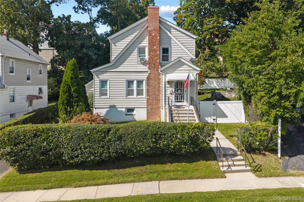 Photo of 51 Sunrise Terrace, Yonkers, NY 10703 (MLS # 1058799)