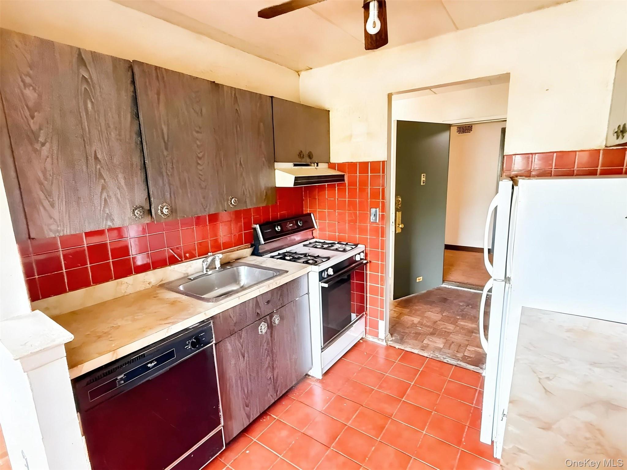 370 Central Park Avenue 4H