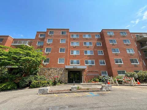 Homes For Sale - 370 Central Park Avenue #4H<br/> Scarsdale, NY 10583