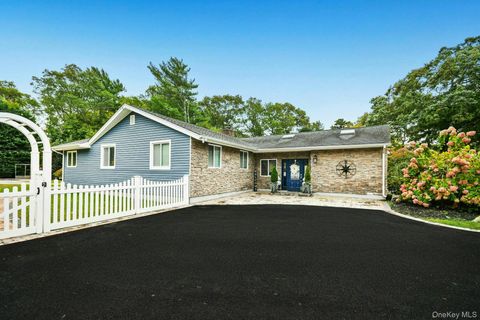 Homes For Sale - 703 Lincoln Avenue<br/> Suffolk County, Sayville, NY 11782
