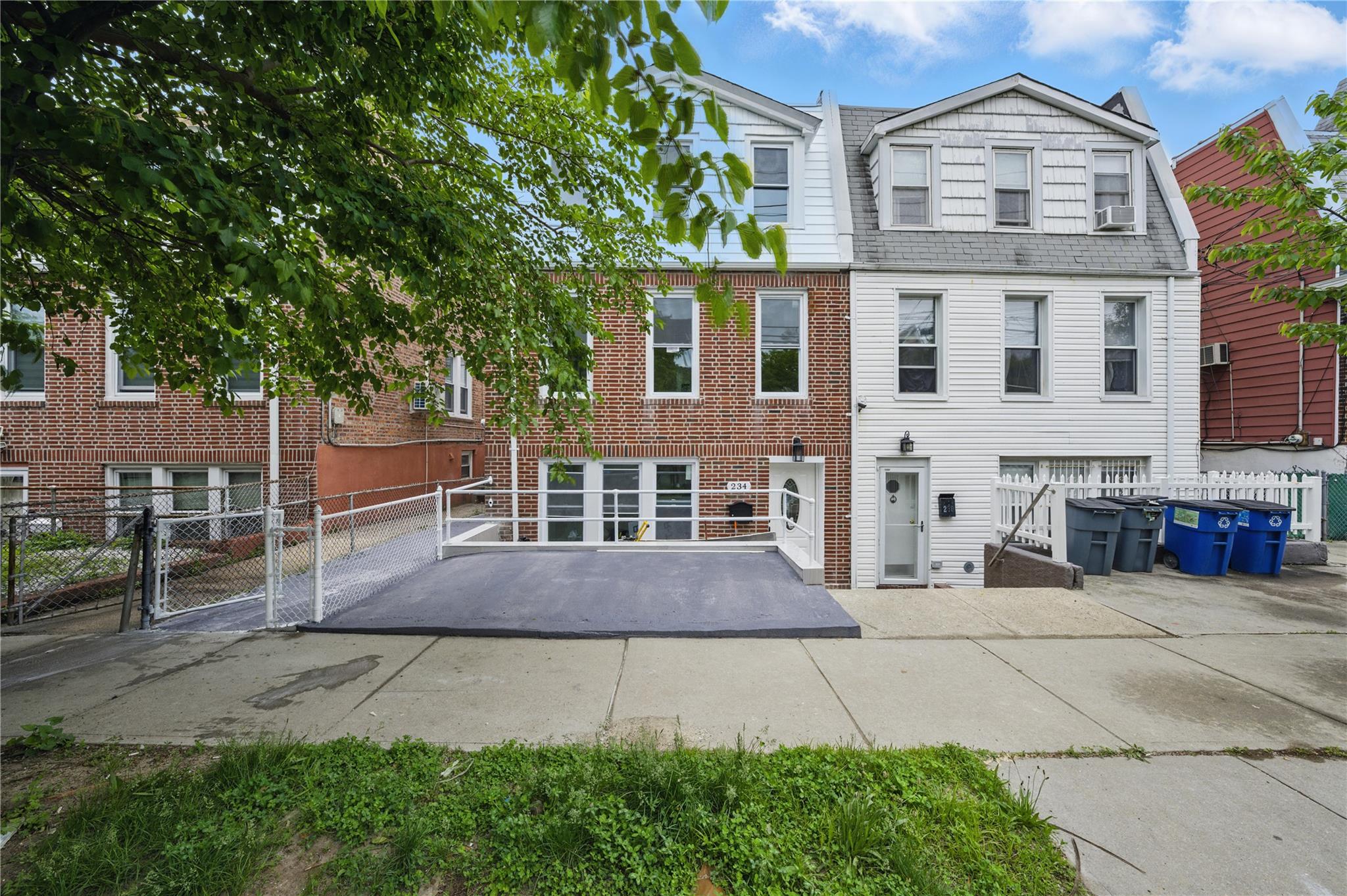 Property for Sale at Quincy Avenue, Bronx, New York - Bedrooms: 6 
Bathrooms: 4 
Rooms: 12  - $889,000