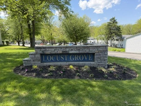 Condo For Sale - 6 Yew Court #H<br/> Dutchess County, Fishkill, NY 12524