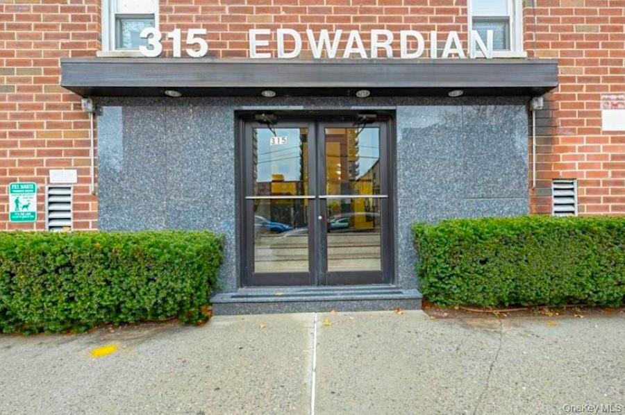 Photo of 315 W 232nd Street #2M, Bronx, NY 10463 (MLS # 1050294)