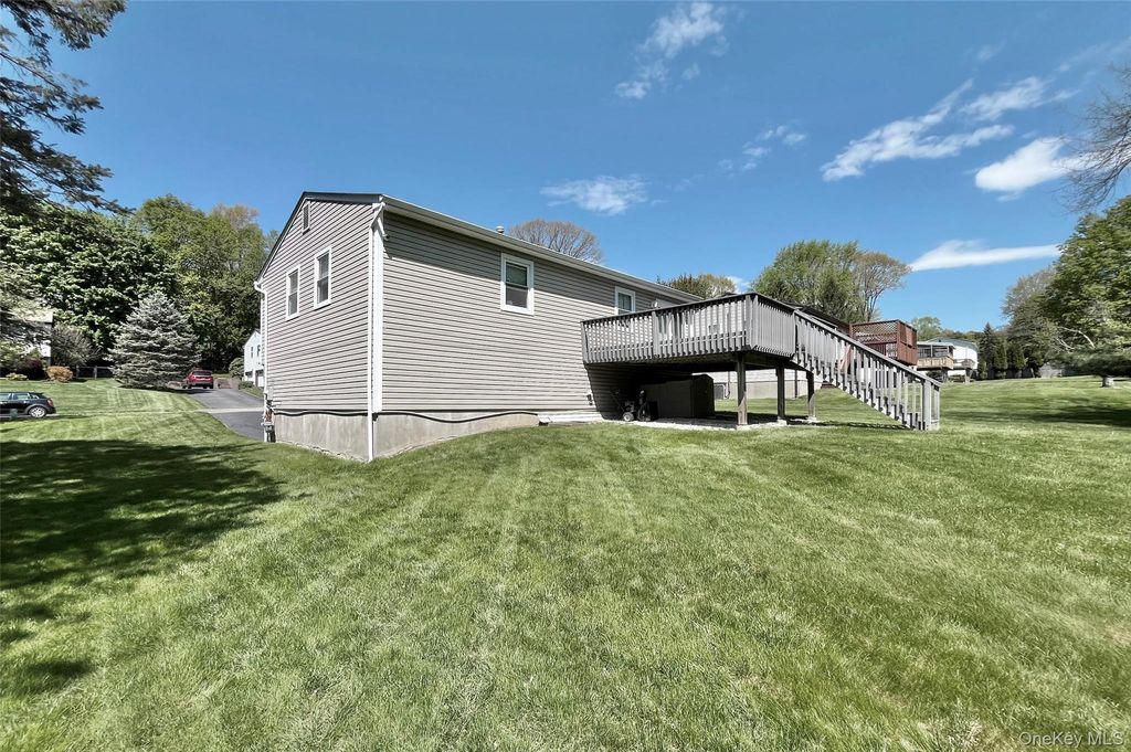 Photo of 554 High Street, Monroe, NY 10950 (MLS # 995601)
