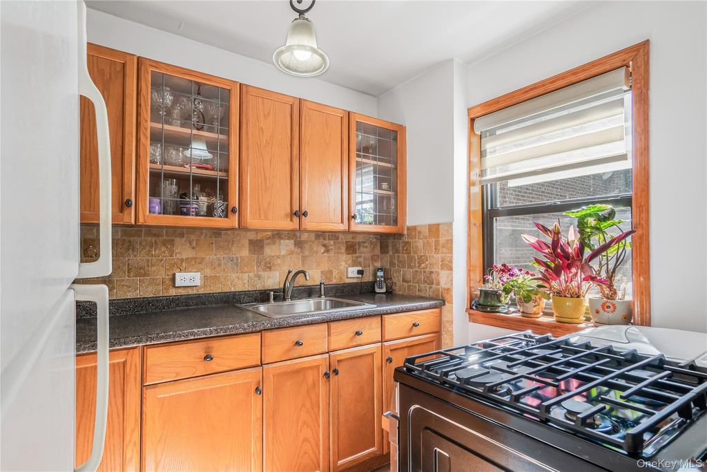 Photo of 218-12 43rd Avenue #2E, Bayside, NY 11361 (MLS # 995259)