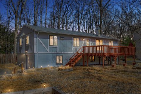 Photo of 44 Nottingham Gate Road, Rock Hill, NY 12775 (MLS # 849435)