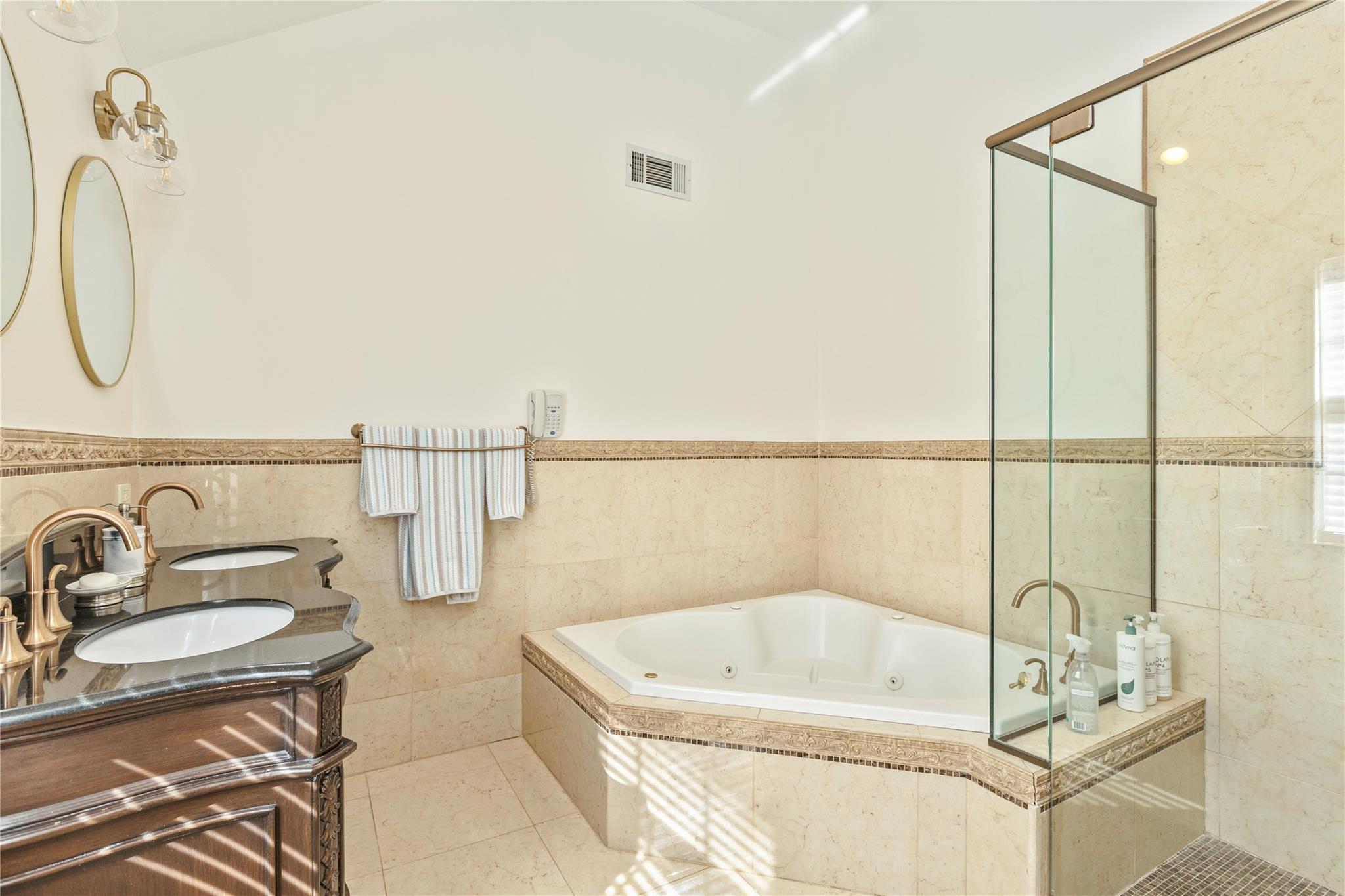 26 Heide Court, Saint James, New York image 23