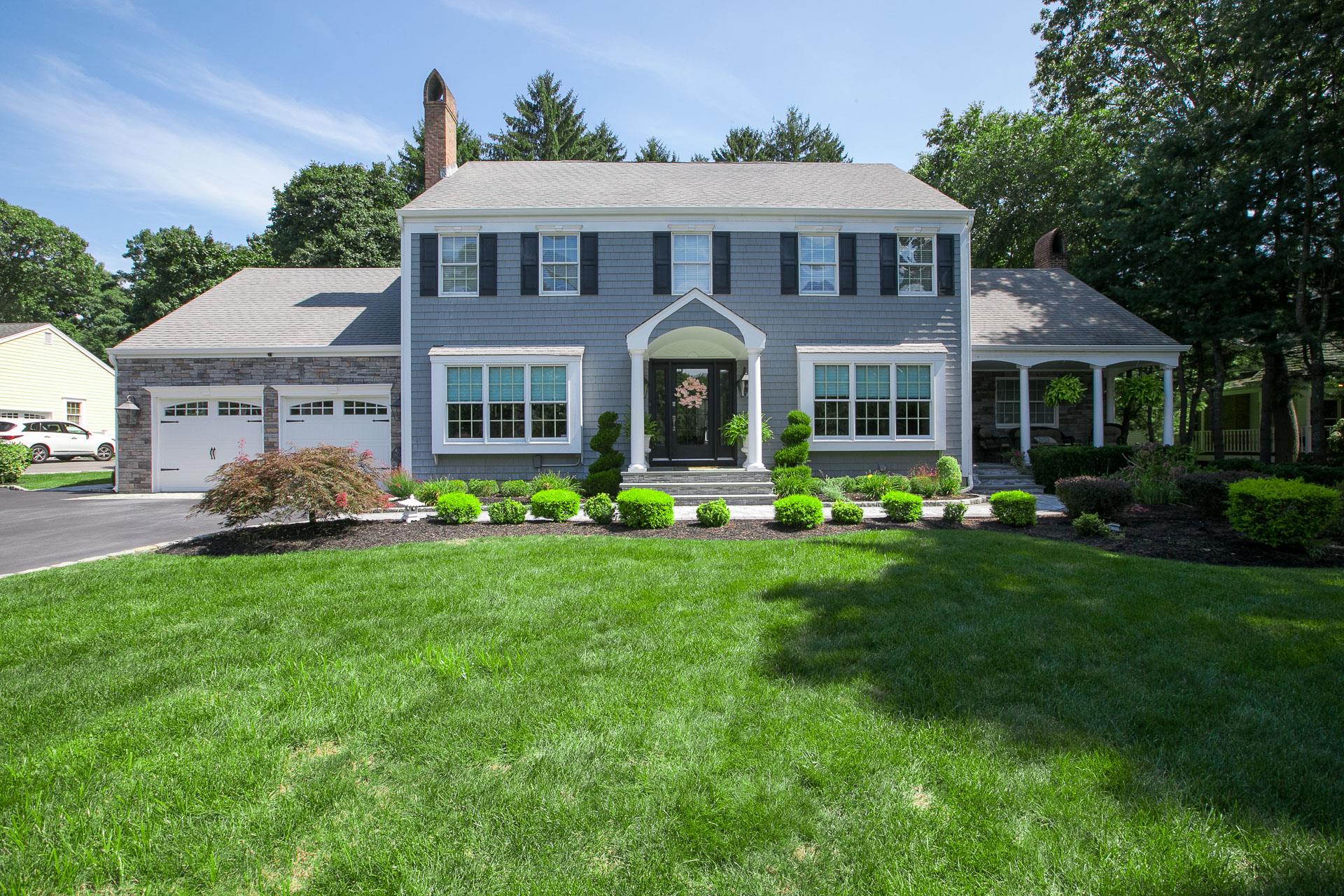 26 Heide Court, Saint James, New York image 1