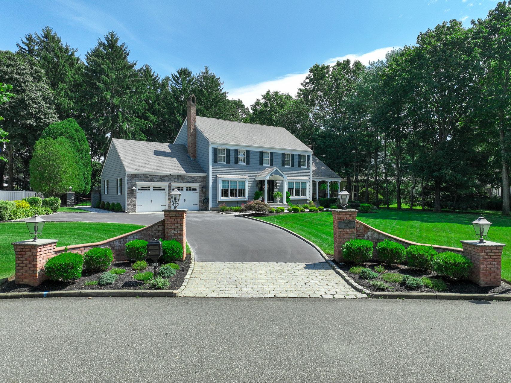 26 Heide Court, Saint James, New York image 2