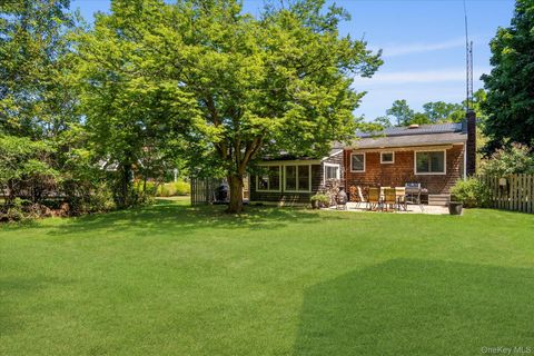 Photo of 10 Strawberry Lane, Shelter Island, NY 11964 (MLS # 901821)