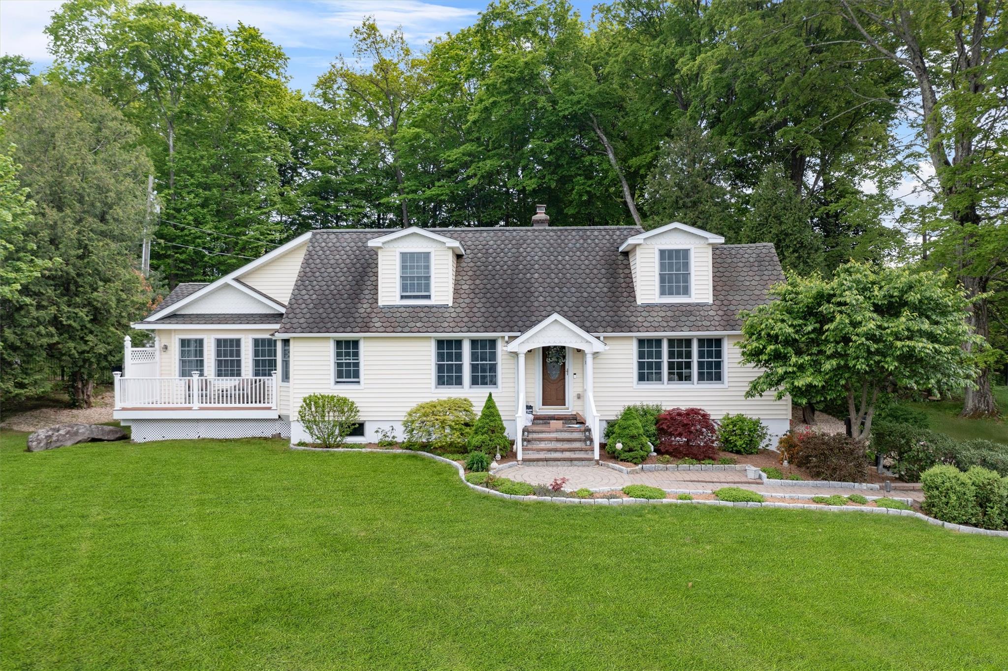 12 Leeside Road, Carmel, Ohio image 1