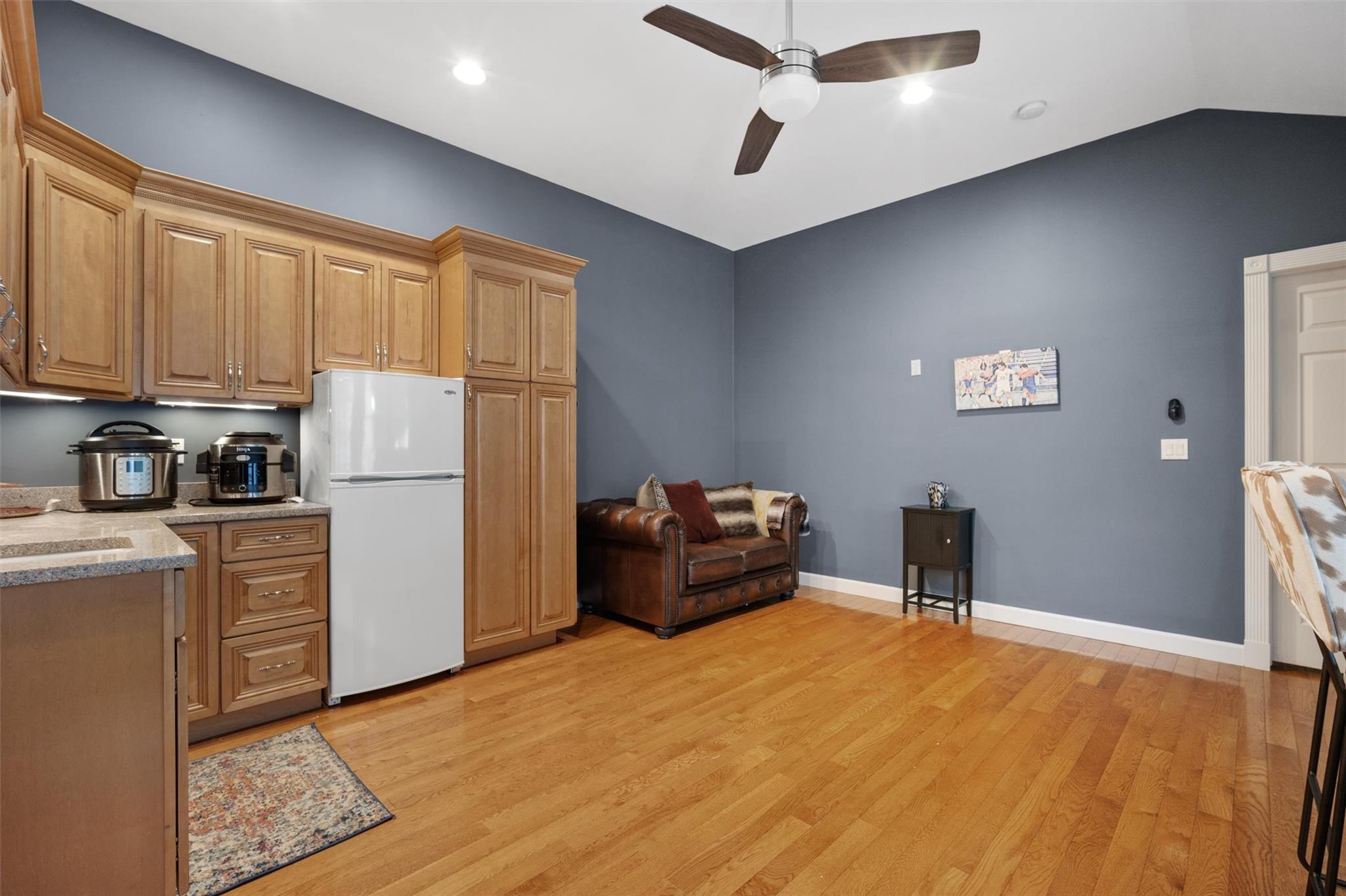 12 Leeside Road, Carmel, Ohio image 25