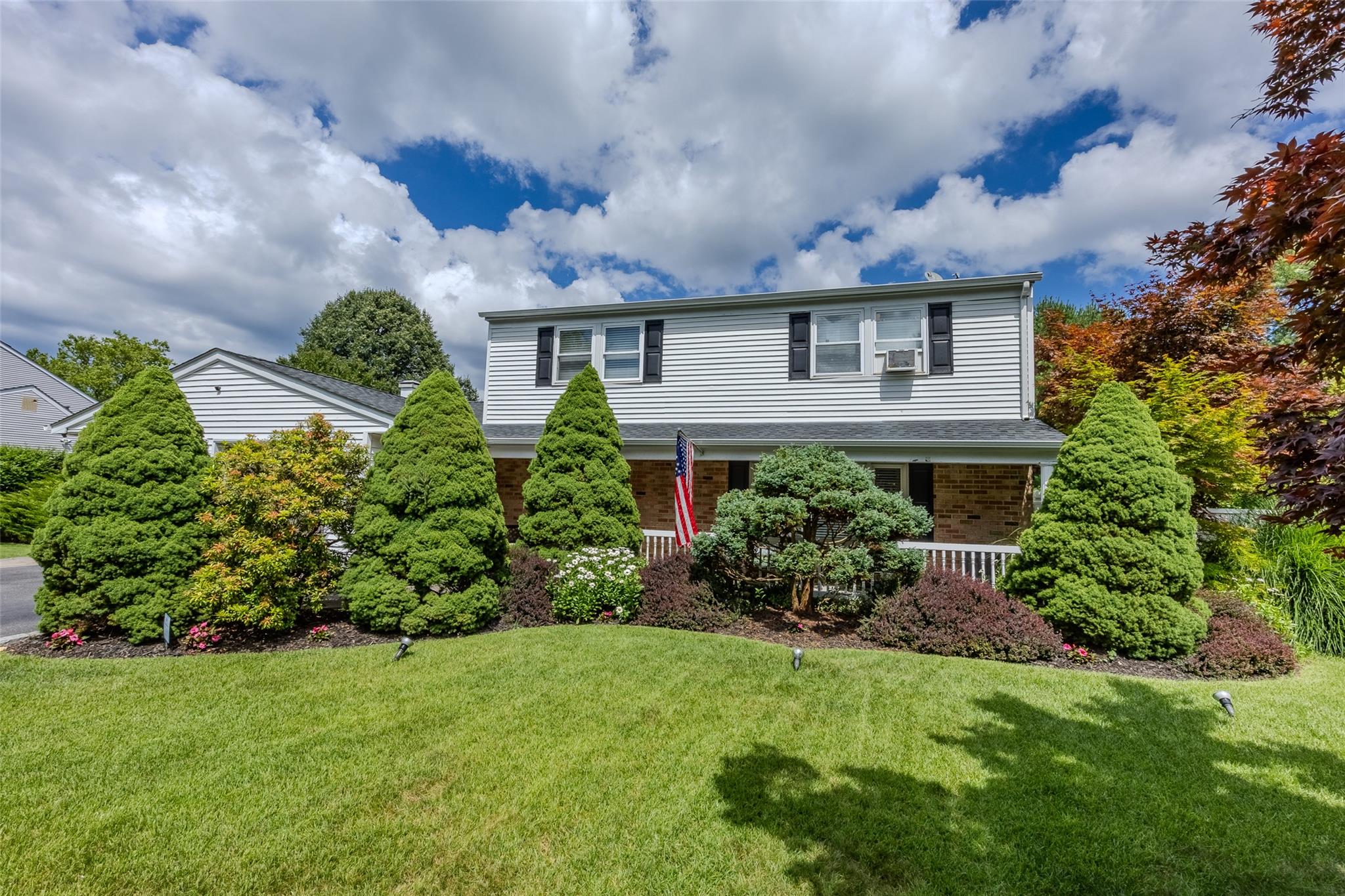 17 Daytona Beach Place, Coram, New York image 4