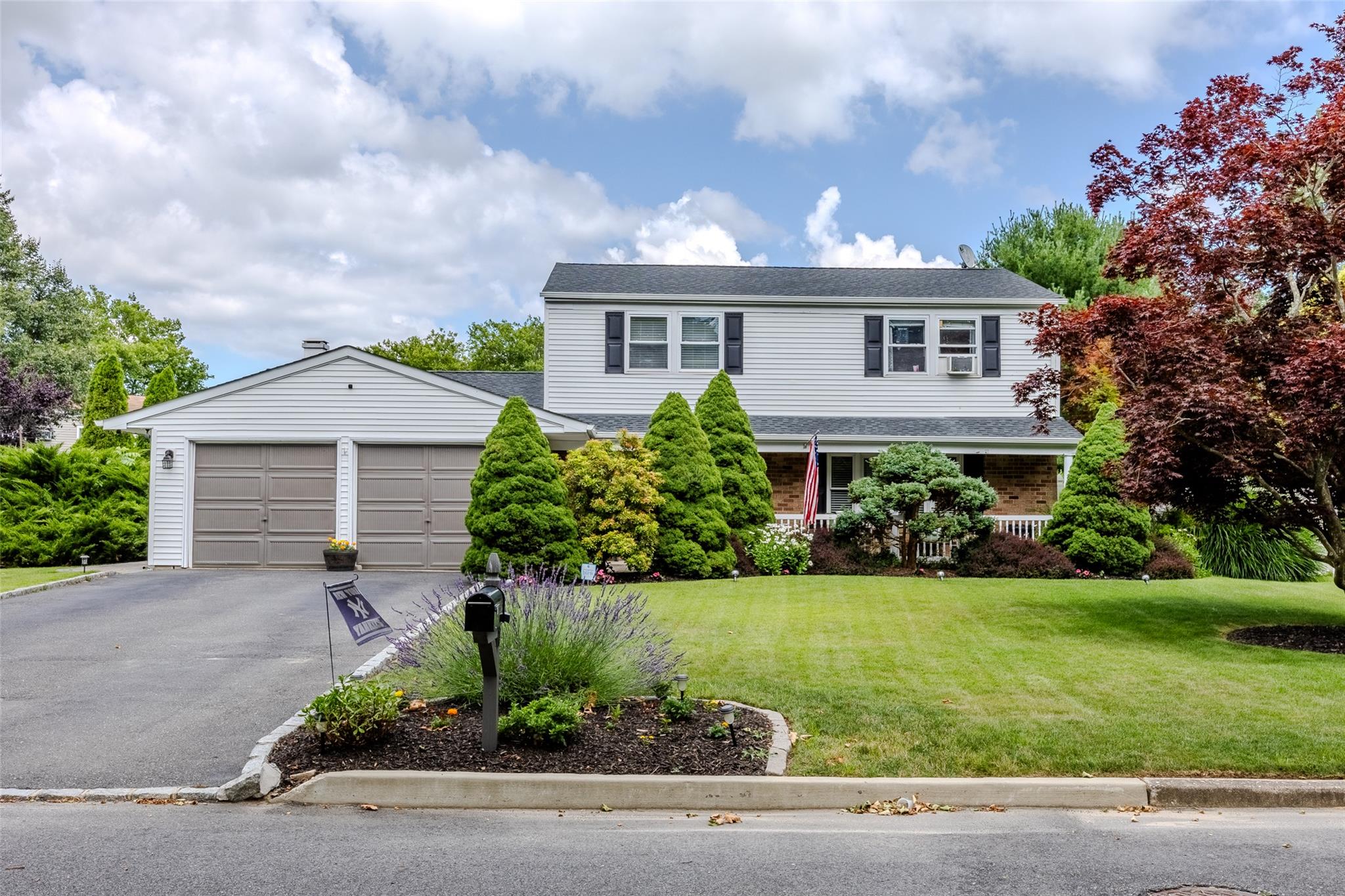 17 Daytona Beach Place, Coram, New York image 1