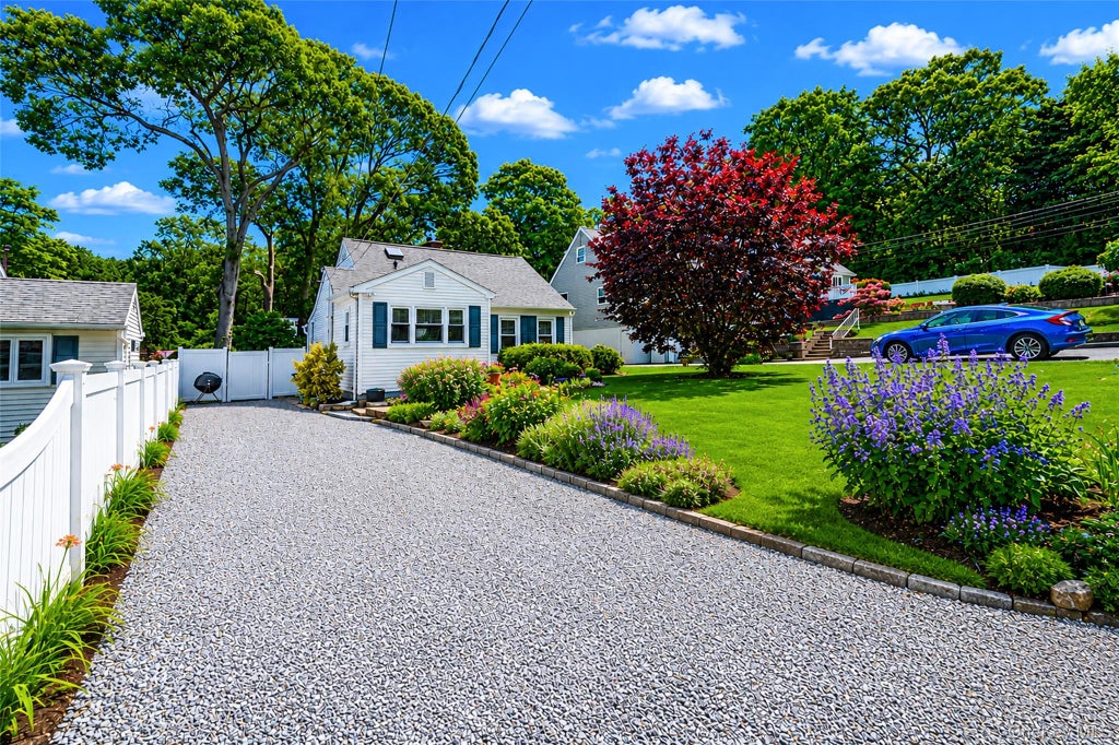 Photo of 7 Spruce Drive, East Northport, NY 11731 (MLS # 1008270)