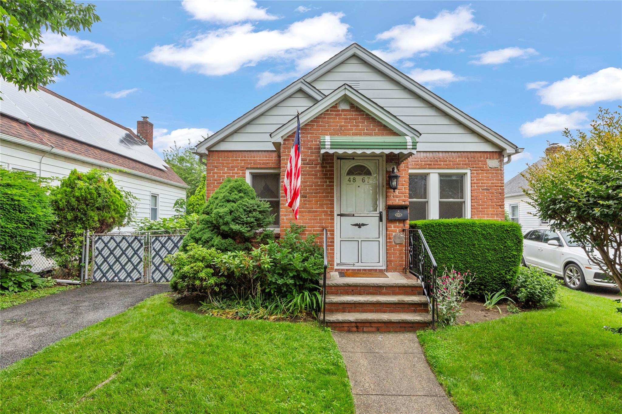 Property for Sale at 187th Street, Fresh Meadows, Queens, NY - Bedrooms: 2 
Bathrooms: 1 
Rooms: 7  - $868,000