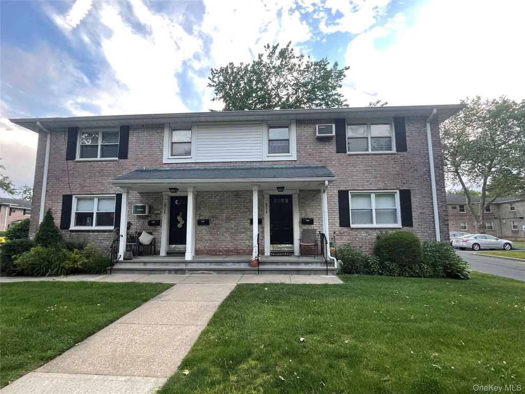 Photo of 81-14 Langdale Street #249B, New Hyde Park, NY 11040 (MLS # 1003635)