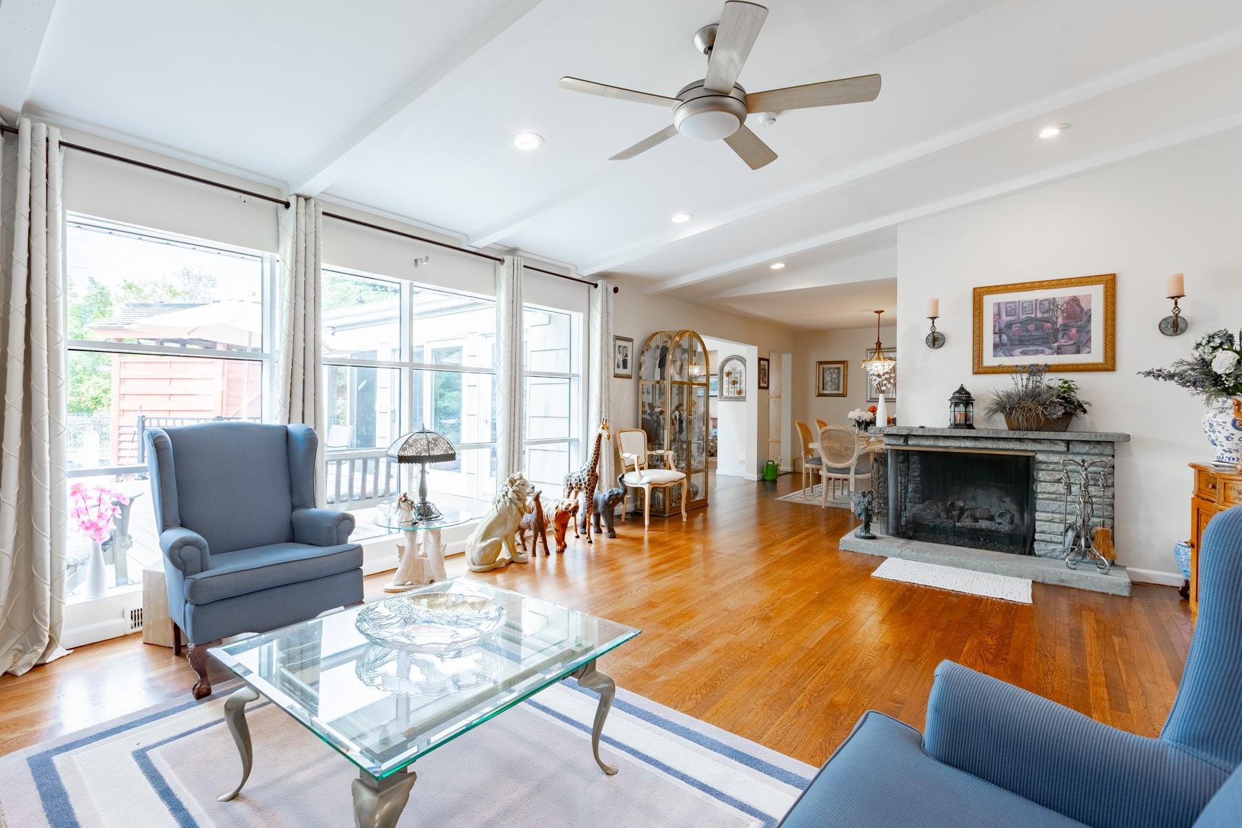 70 West Lane, Bay Shore, New York image 13