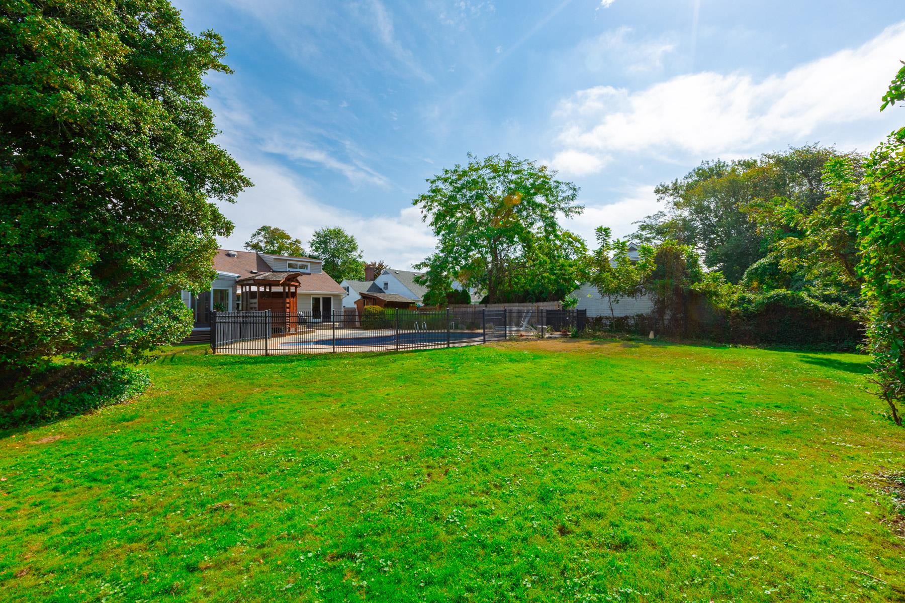 70 West Lane, Bay Shore, New York image 38