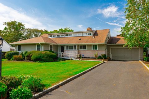 70 West Lane, Bay Shore, NY 11706 - MLS#: 831000