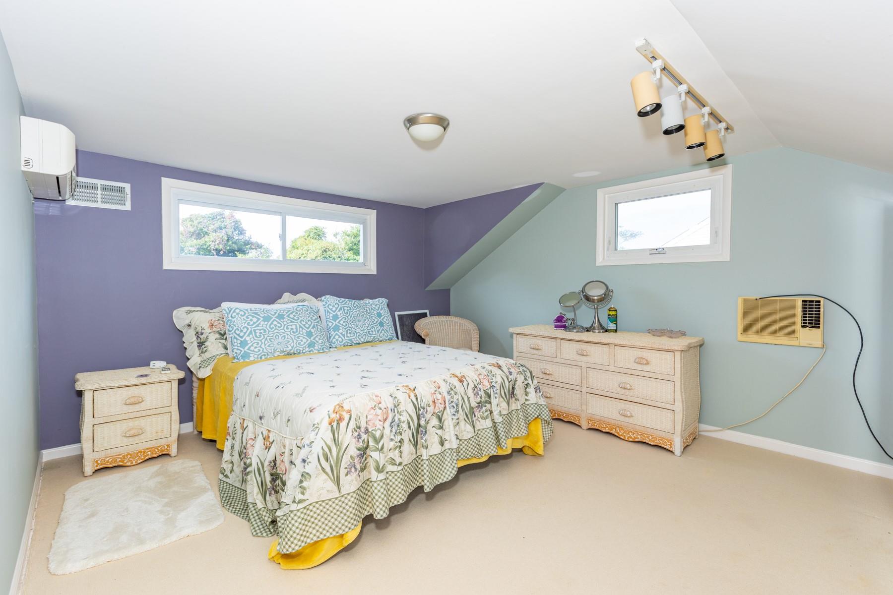 70 West Lane, Bay Shore, New York image 32