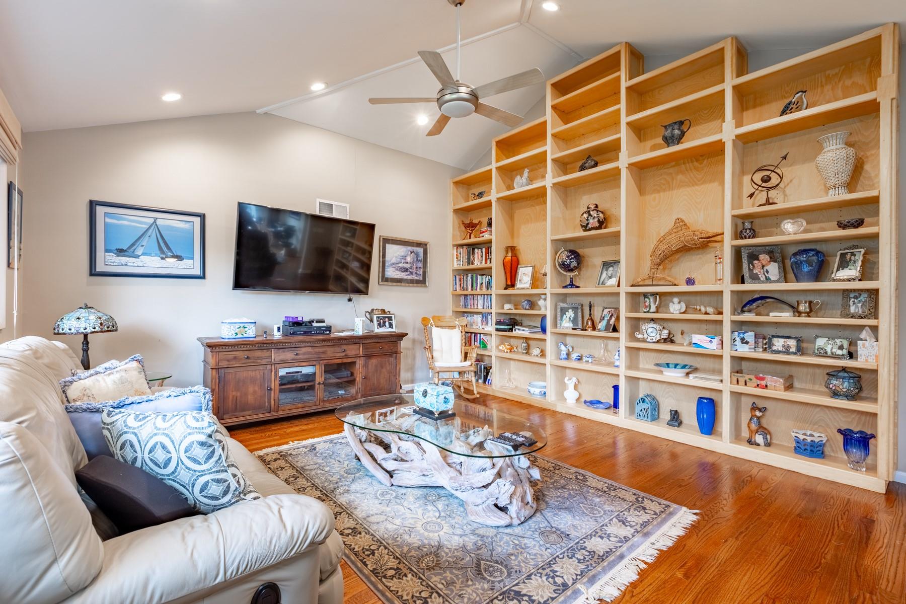 70 West Lane, Bay Shore, New York image 19
