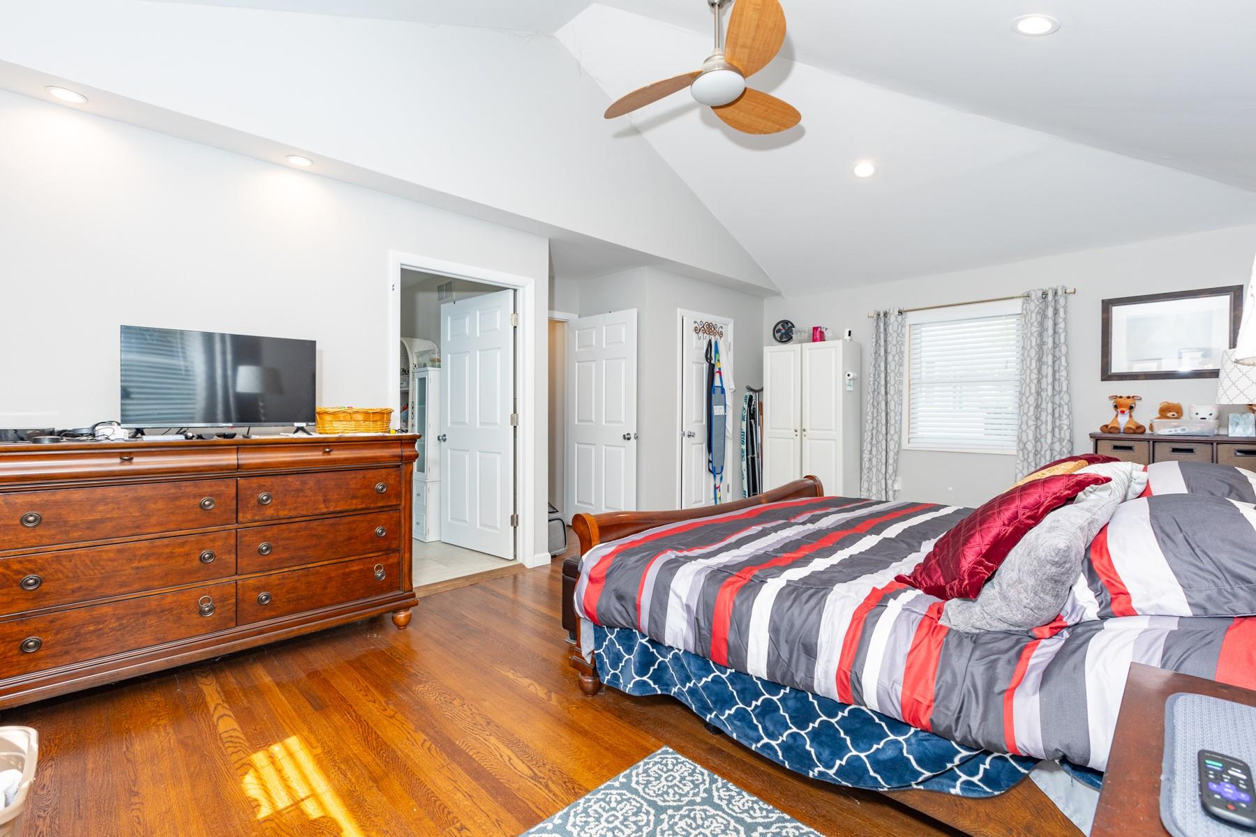 70 West Lane, Bay Shore, New York image 22
