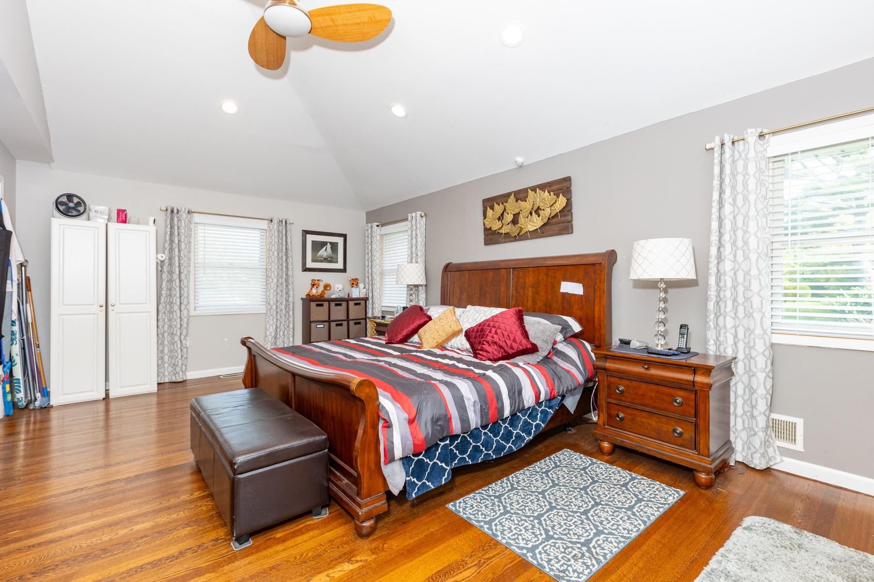 70 West Lane, Bay Shore, New York image 23