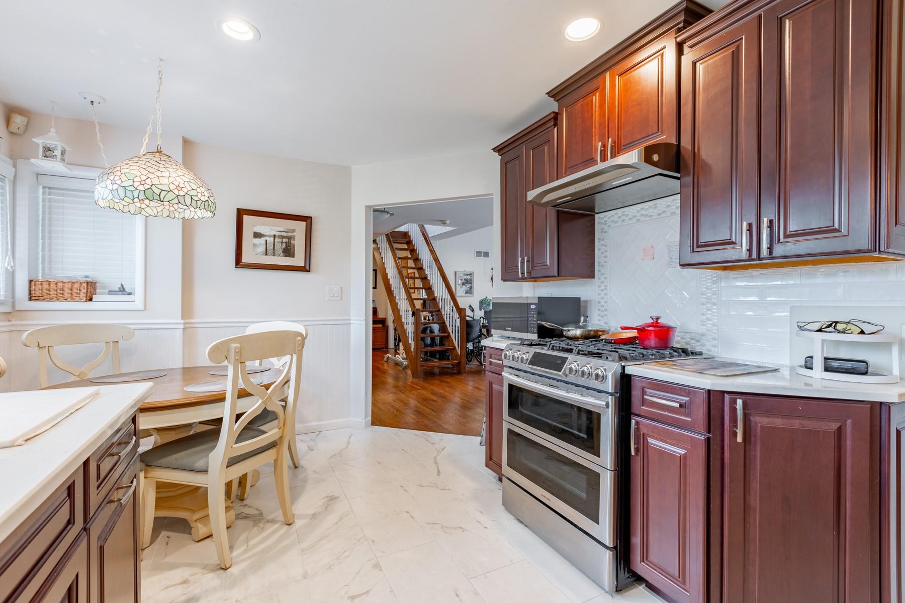 70 West Lane, Bay Shore, New York image 8