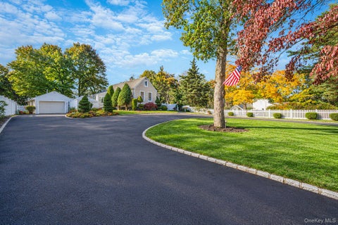 Photo of 220 Holbrook Avenue, Ronkonkoma, NY 11779 (MLS # 1066885)