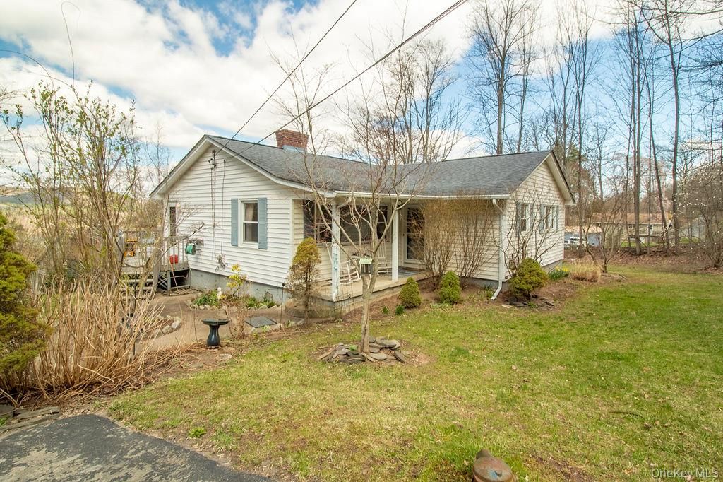 Photo of 4 Old Plank Road, Ellenville, NY 12428 (MLS # 983932)