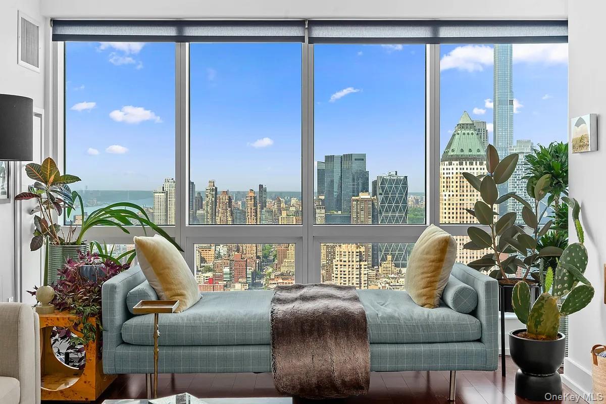 350 West 42nd Street 57C