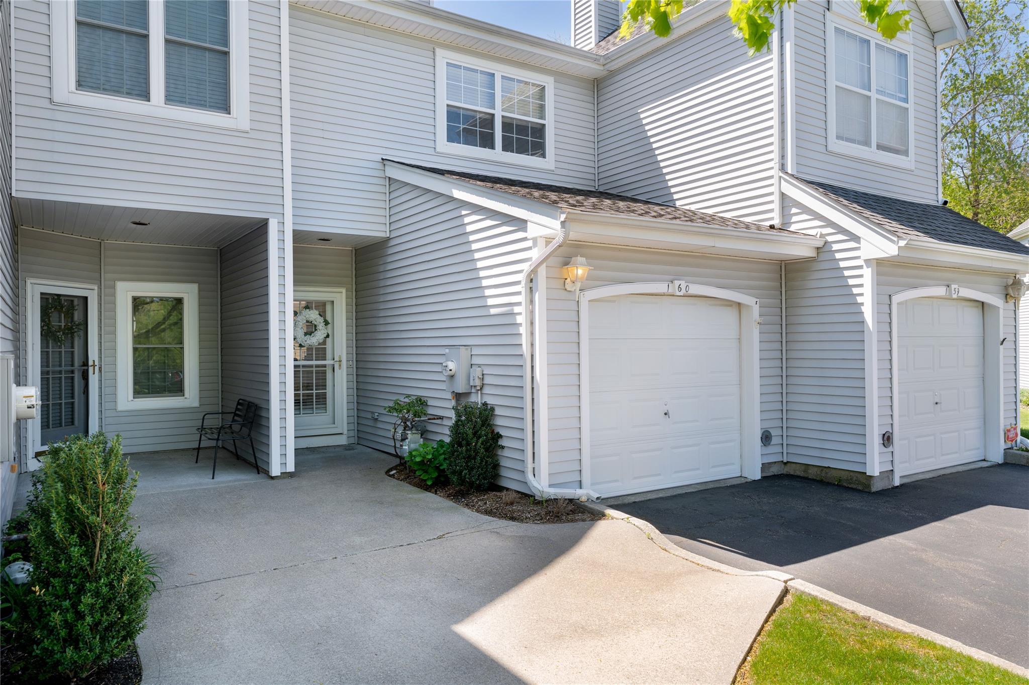 Windward Court, Port Jefferson, Hamptons, NY - 2 Bedrooms  
3 Bathrooms - 