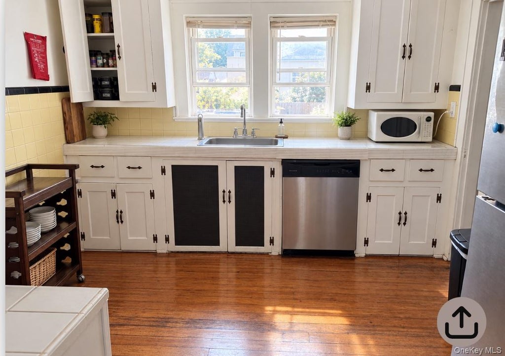 Photo of 4 Primrose Lane, Hempstead, NY 11550 (MLS # 1059048)