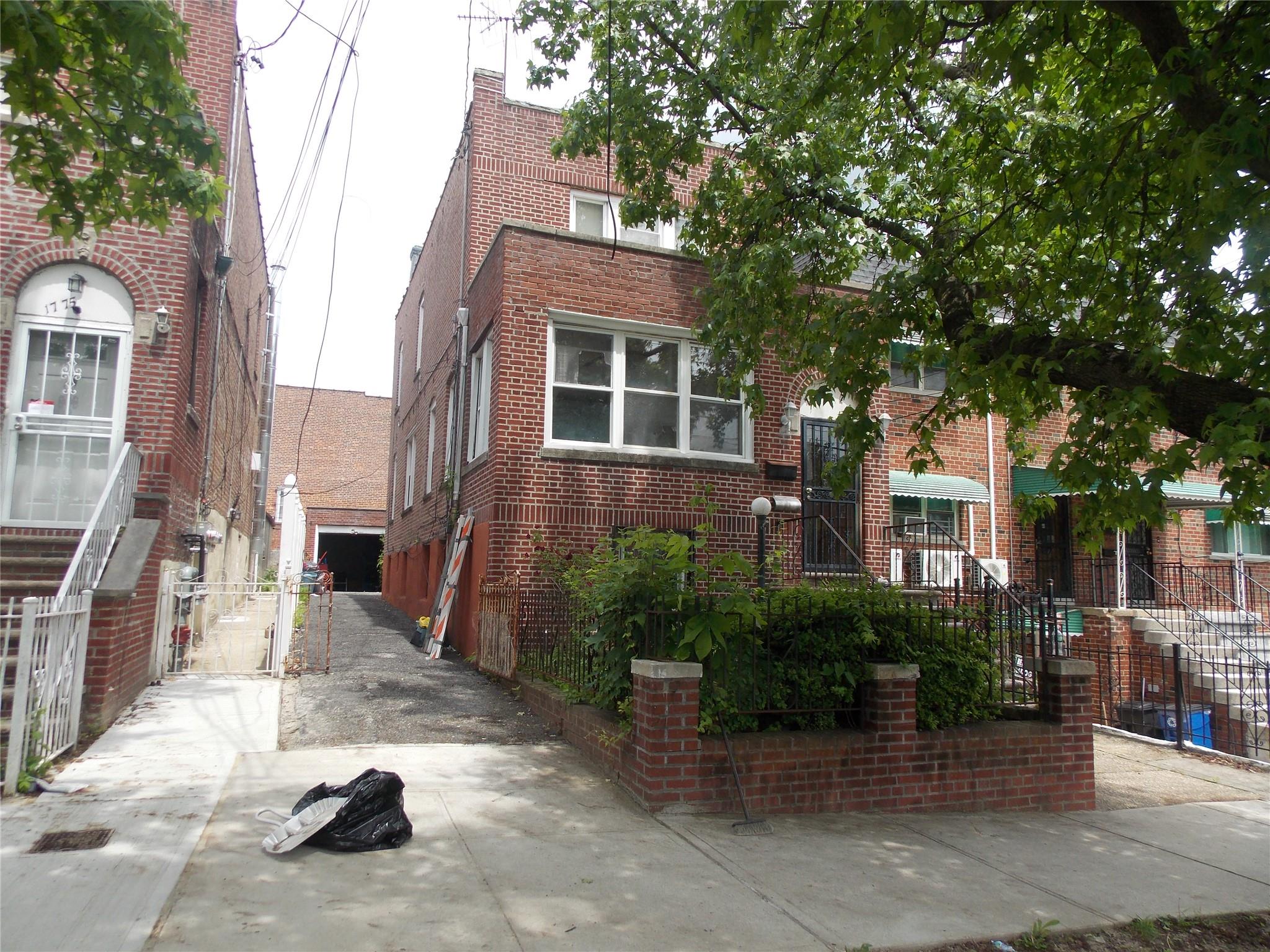 Property for Sale at Edenwald Avenue, Bronx, New York - Bedrooms: 3 
Bathrooms: 2 
Rooms: 6  - $549,000