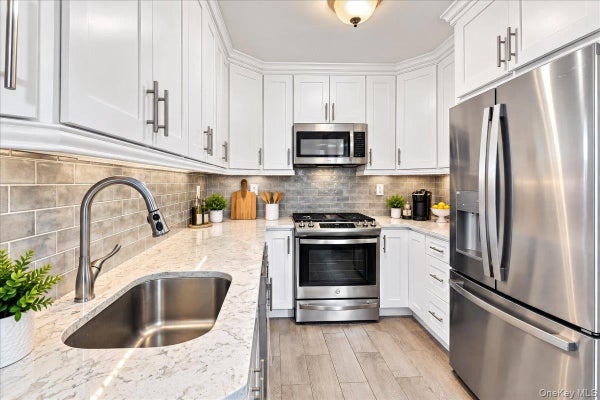 5635 NETHERLAND AVE APT 2C, BRONX, NY 10471 - Image 38bc520059dce99f50e8b8a1145b205d/3747589564