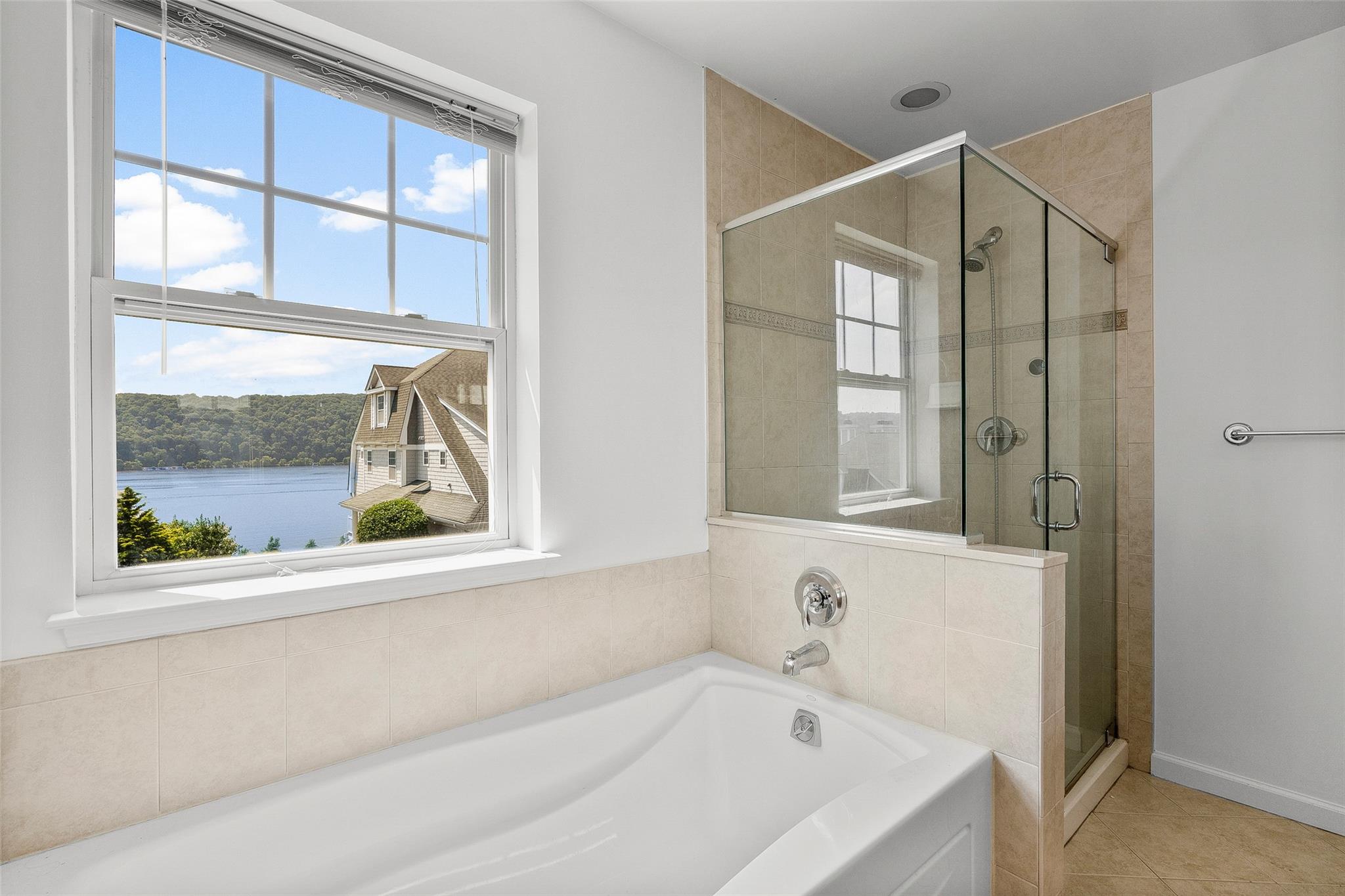 Poughkeepsie, New York 12601, United States, 2 Bedrooms Bedrooms, ,3 BathroomsBathrooms,Residential,Active,160856