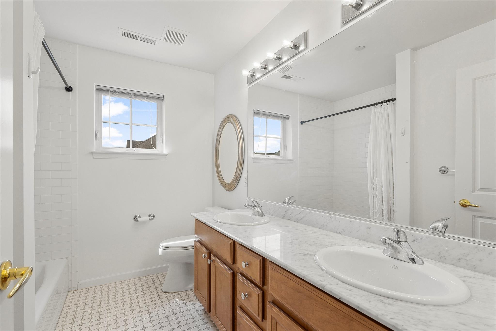 Poughkeepsie, New York 12601, United States, 2 Bedrooms Bedrooms, ,3 BathroomsBathrooms,Residential,Active,160856