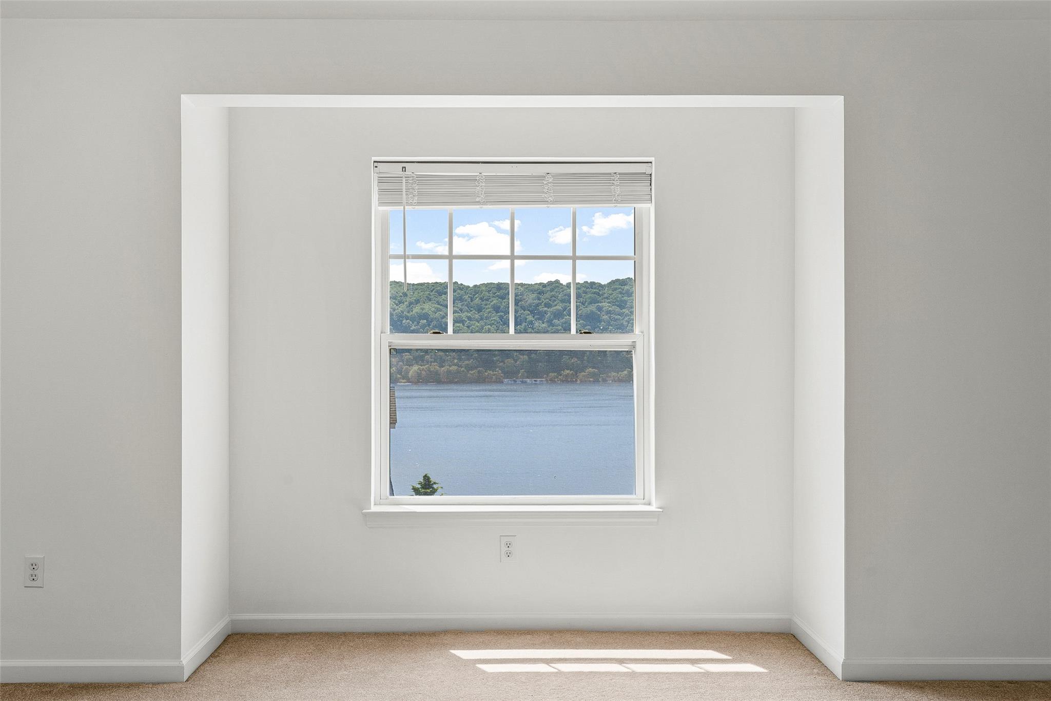 Poughkeepsie, New York 12601, United States, 2 Bedrooms Bedrooms, ,3 BathroomsBathrooms,Residential,Active,160856