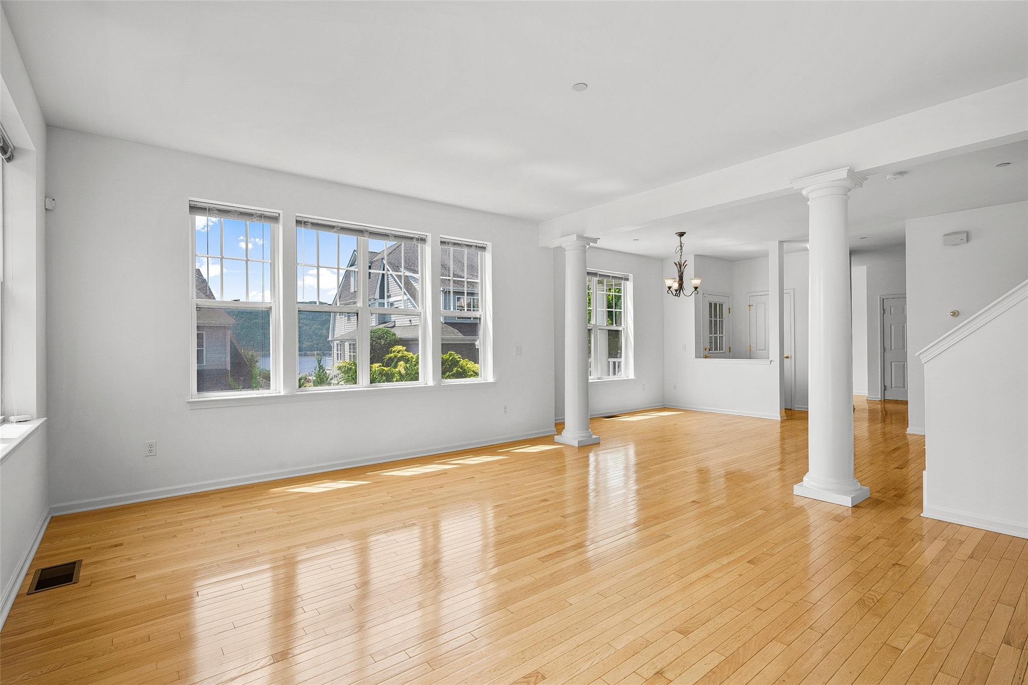 Poughkeepsie, New York 12601, United States, 2 Bedrooms Bedrooms, ,3 BathroomsBathrooms,Residential,Active,160856